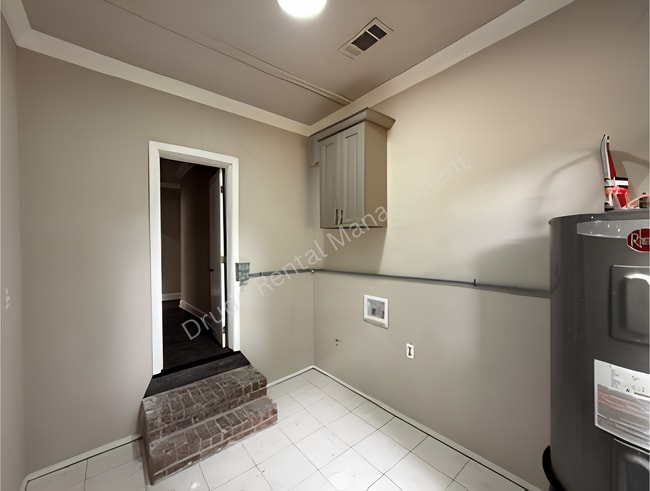 Building Photo - Remodel and Charming Home