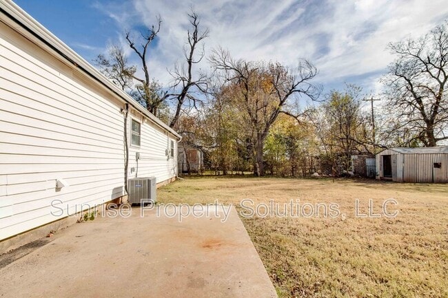 Building Photo - 4424 SE 38th St