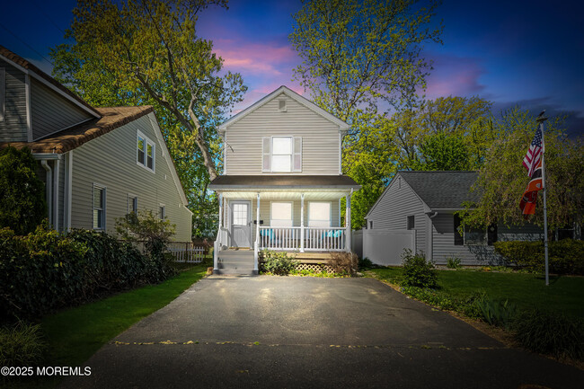 Building Photo - 105 Wayside Dr