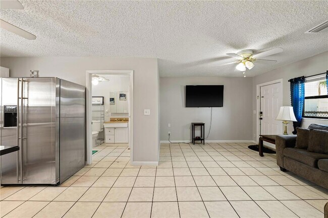 Building Photo - 15509 Casey Rd