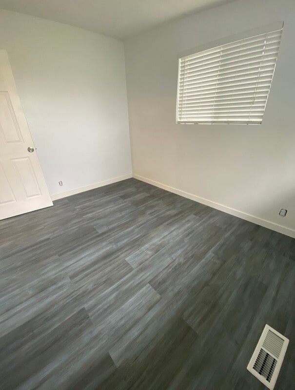 Building Photo - 105 Green Dr