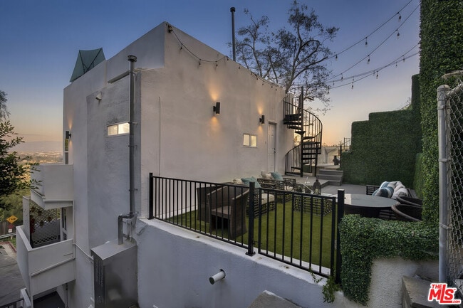 Building Photo - 4110 Vanetta Pl