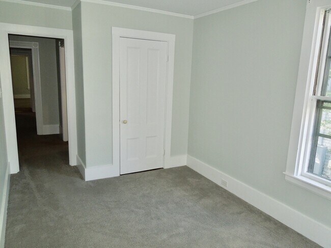 Building Photo - 9 Brewster St