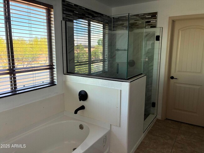 Building Photo - 3340 S Sunland Dr
