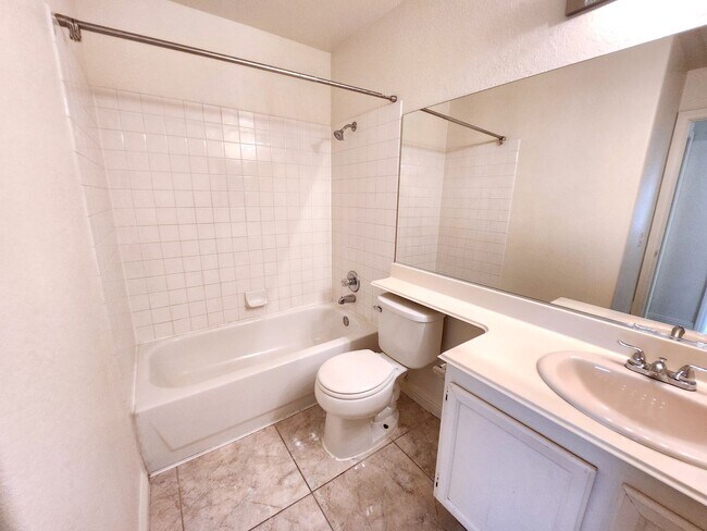 Building Photo - 137 Windy Creek Ave