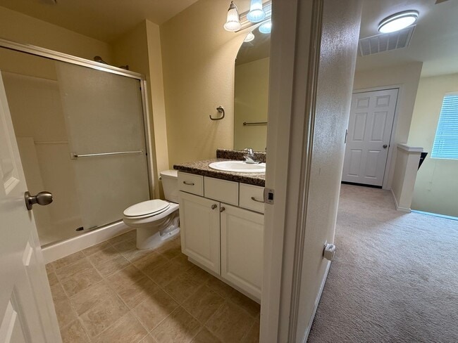 Building Photo - 4 Bedroom DuPont Home for Rent