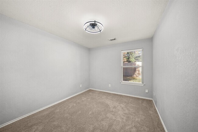 Building Photo - 62 Rookwood Ct