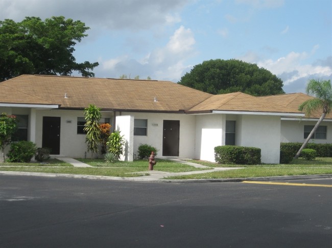 Primary Photo - Seminole Manor