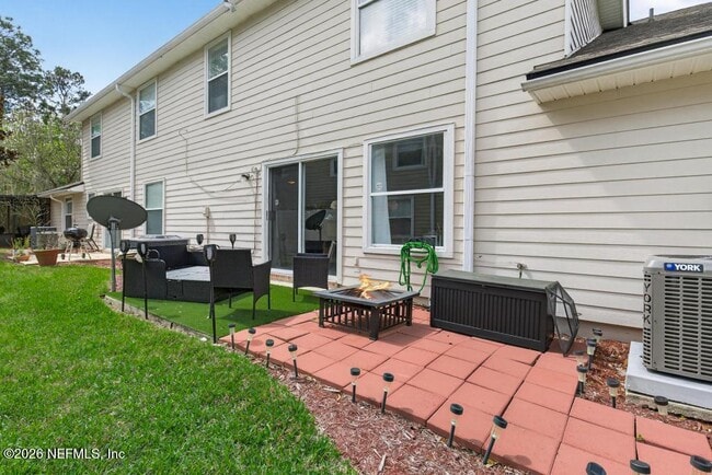 Building Photo - 805 Old Bridge Rd