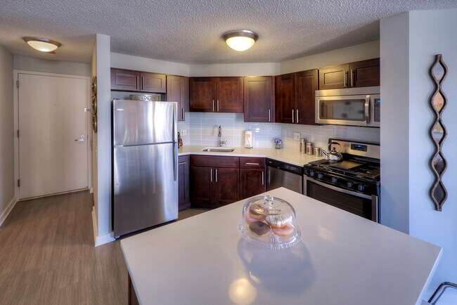 Building Photo - 530 N State St