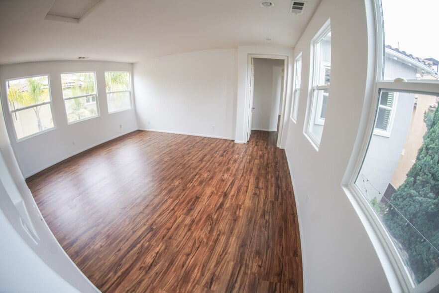 upstairs loft - 1882 Shadetree Dr