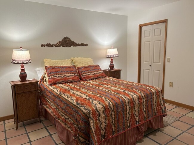 Building Photo - Short-Term Fully Furnished Rental – Available Now!