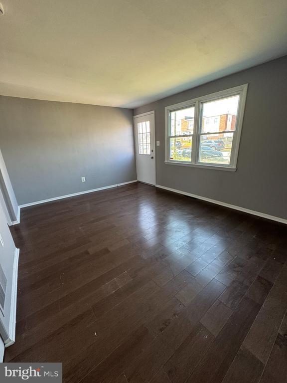 Building Photo - 8031 Wynbrook Rd
