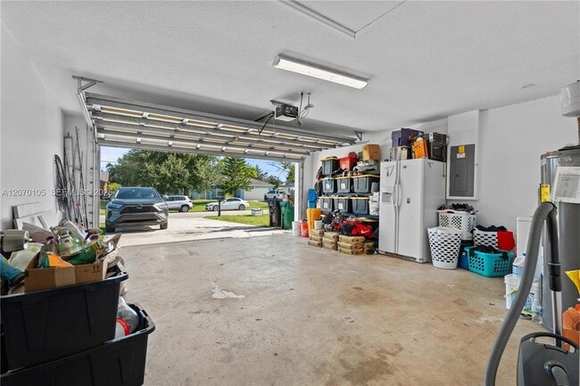 Building Photo - 401 NW Kilpatrick Ave