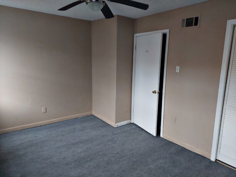 Building Photo - 2117 Giuffrias Ave