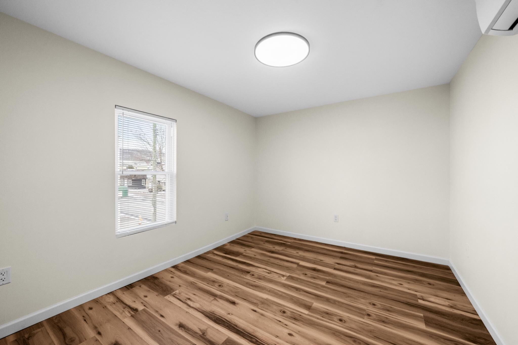 Building Photo - 346 Bennett St