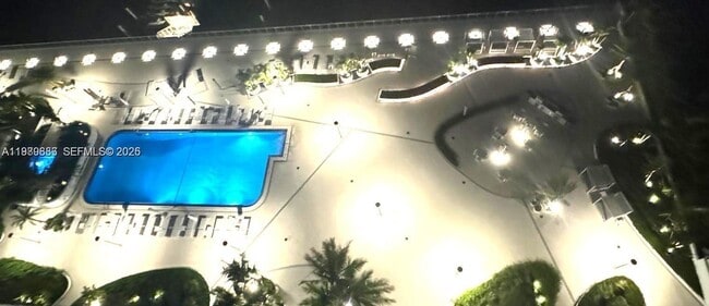 Building Photo - 1000 West Ave