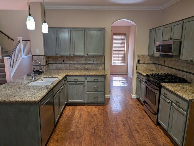 Building Photo - Nice and modern home with upgraded amenities, a wonderful floor plan, master suite, nice backyard...