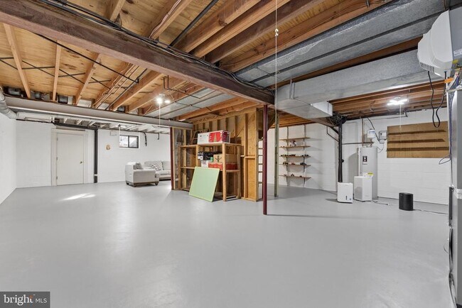 Building Photo - 2302 Tanglevale Dr