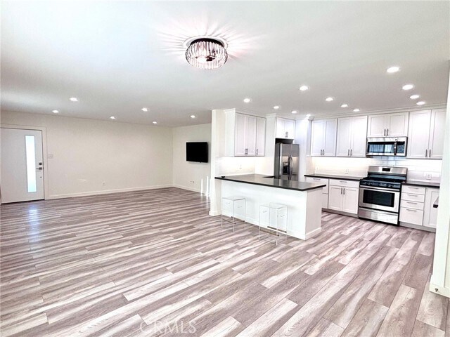 Building Photo - 300 Maryland St