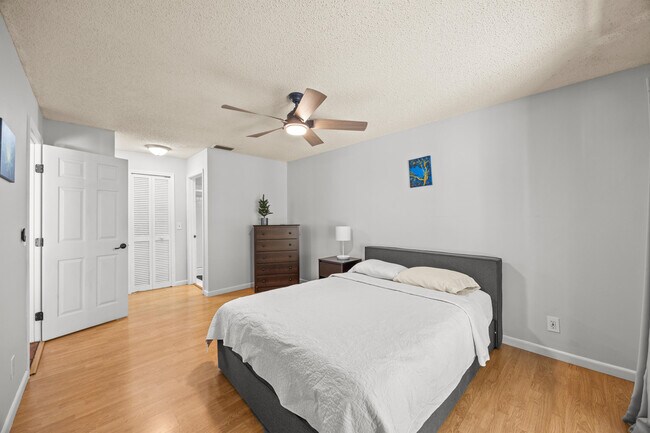 Building Photo - 257 Pleasant Wood Dr