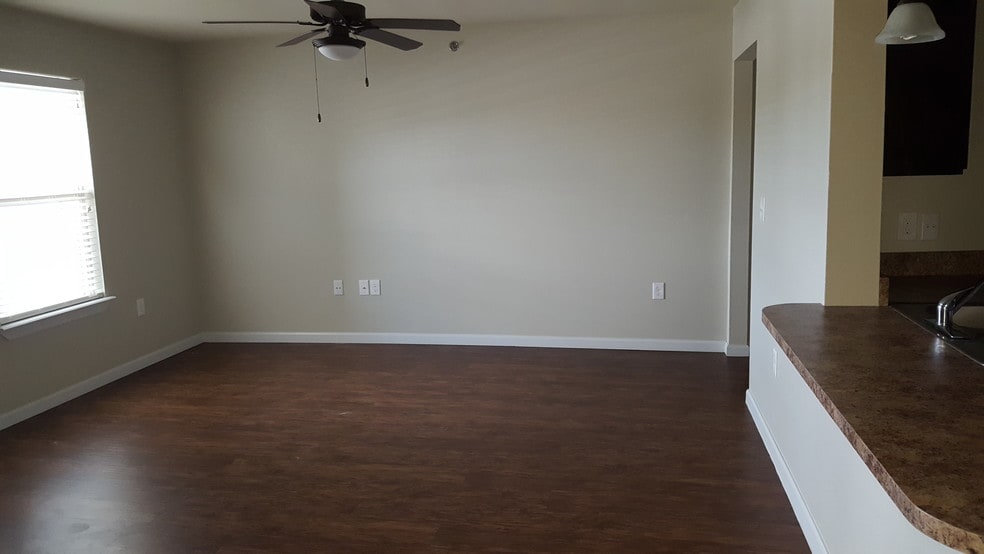 Living room - Riverside Village Apartments