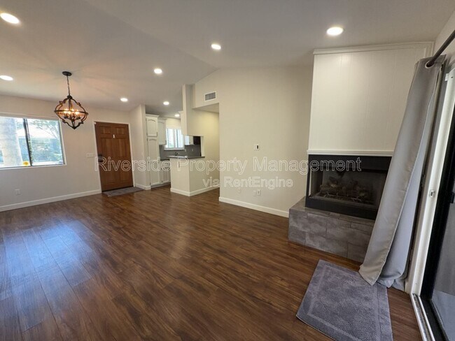 Building Photo - 9505 Arlington Ave