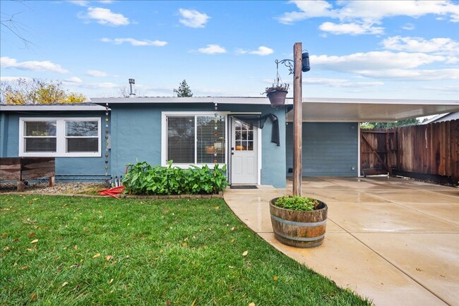 Building Photo - 1156 Hampton Rd