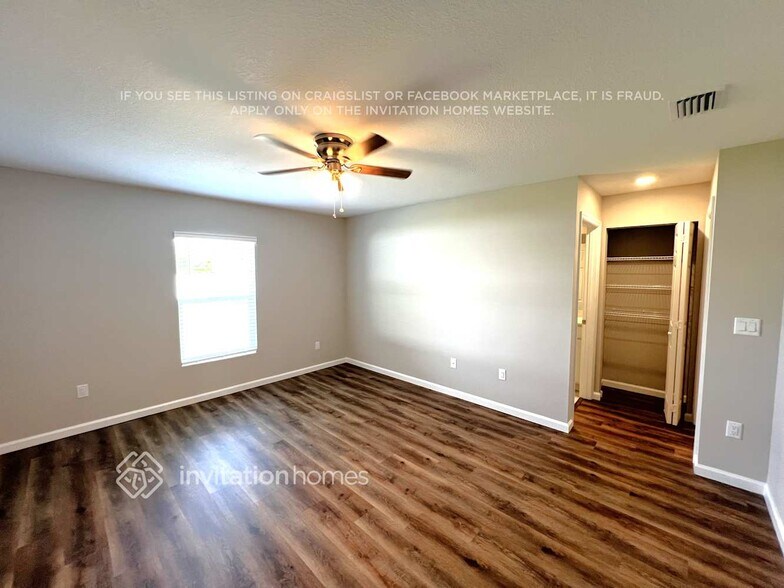 Building Photo - 691 SW Hillsboro Cir