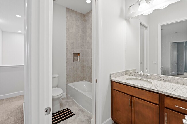 Building Photo - 15134 Cameo Ct