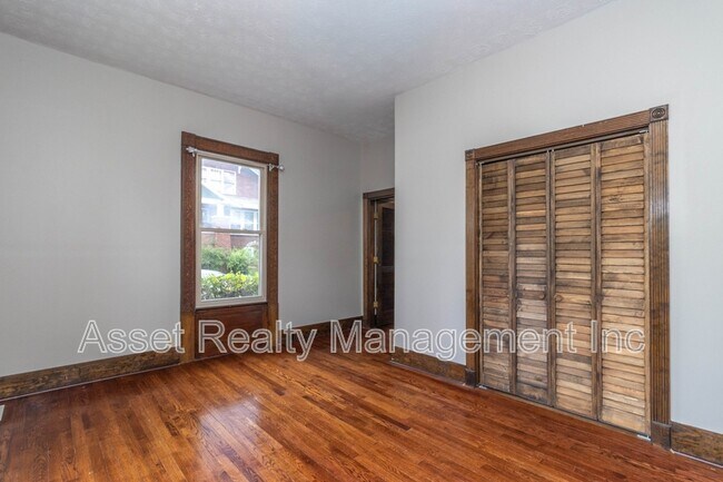 Building Photo - 820 Luttrell St