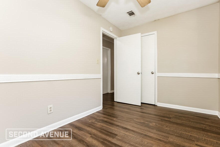 Building Photo - 2053 Chestnut Log Dr