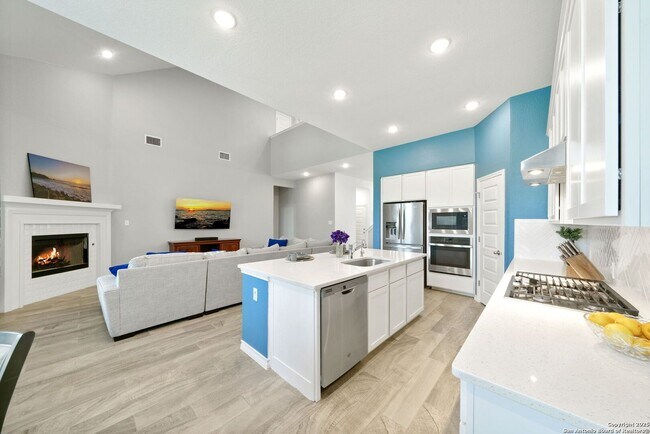 Building Photo - 4 Bedroom/3 Bath Ventana Subdivision