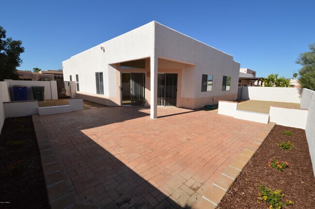 Building Photo - 10421 E Windstorm Dr