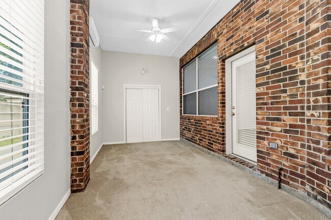 Building Photo - 21085 Ramrock Cir