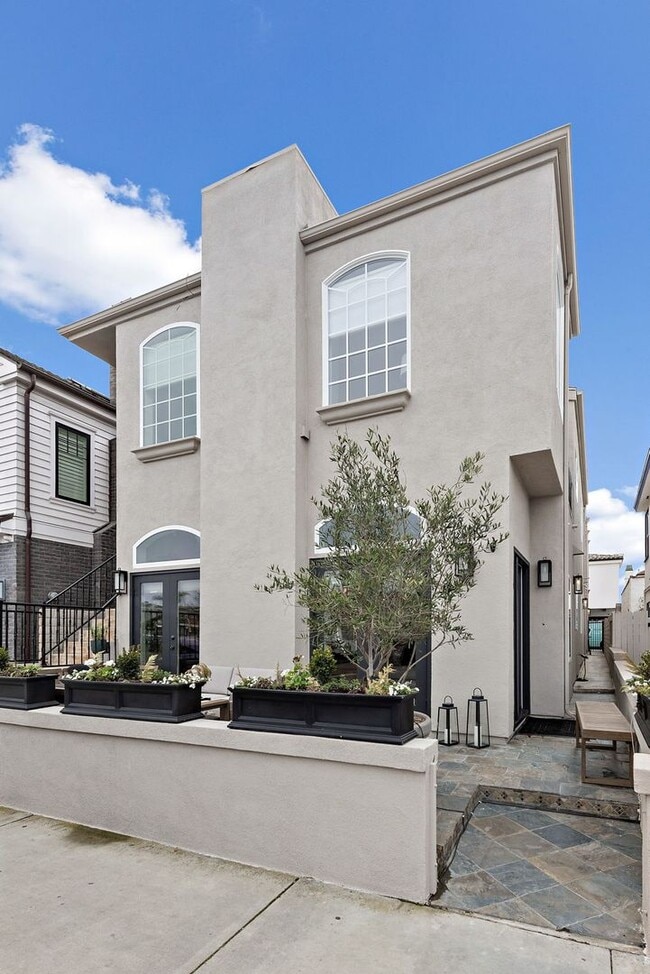 Building Photo - Vacation Rental on Balboa Peninsula