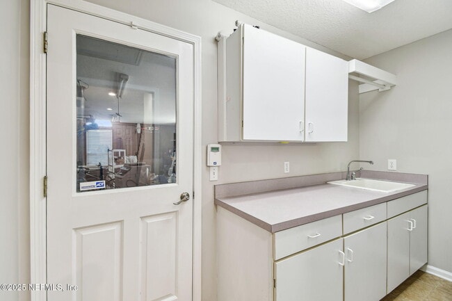 Building Photo - 13022 Huntley Manor Dr