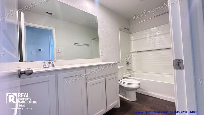 Building Photo - YOUR 3-BED, 2-BATH DREAM HOME AWAITS IN GRAND PRAIRIE
