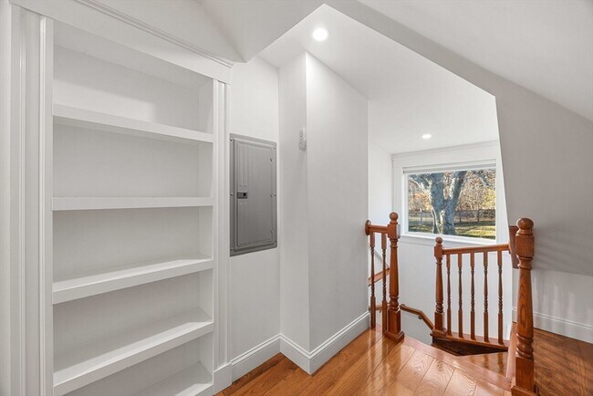 Building Photo - 1045 Adams St