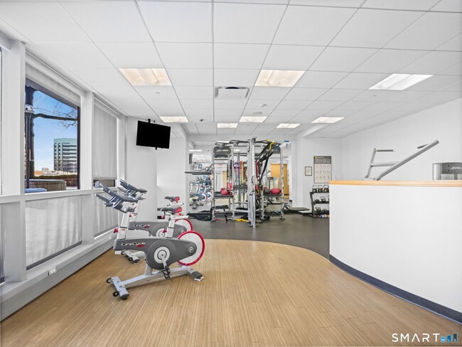 Building Photo - 127 Greyrock Pl