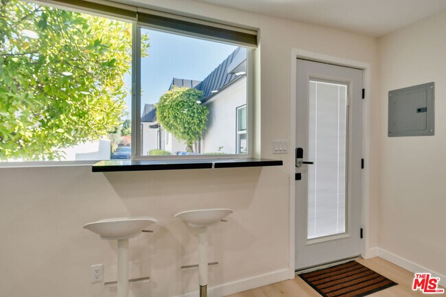 Building Photo - 8761 Dorrington Ave