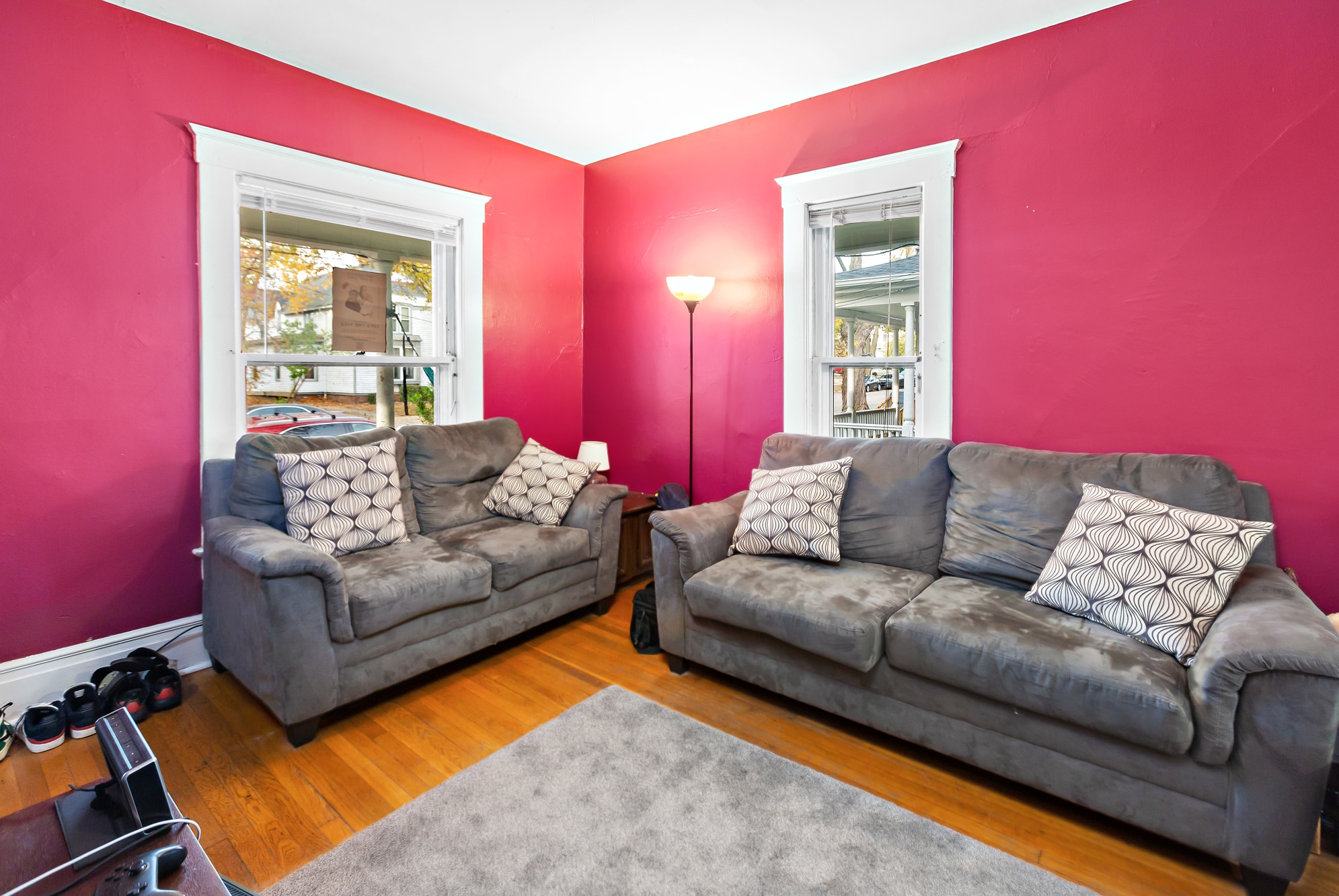 Living room - 1209 E University Ave