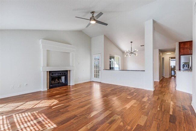 Building Photo - 12404 Thompkins Dr