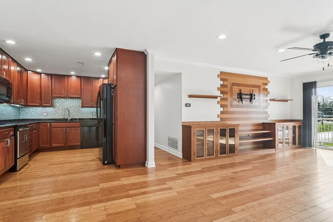 Building Photo - 4704 Euclid Ave