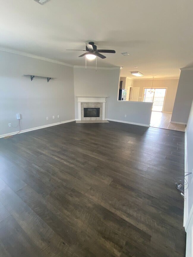 Building Photo - 2643 Lily Way