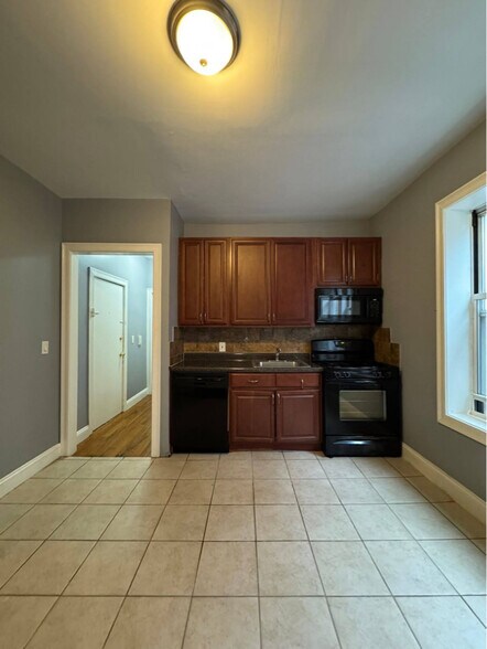 Building Photo - 729 Avenue A