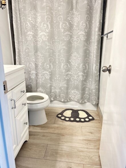 Building Photo - 107 Kent St