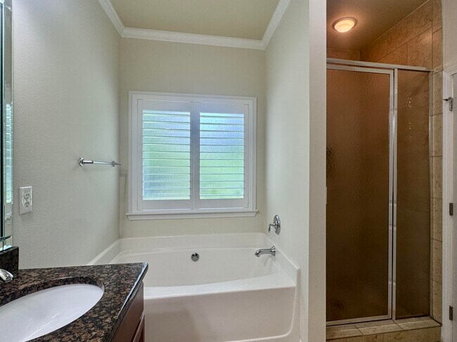 Building Photo - 256 Cocobolo Dr