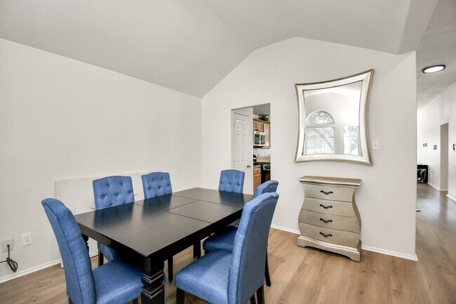 Building Photo - 19931 Roycroft Ln