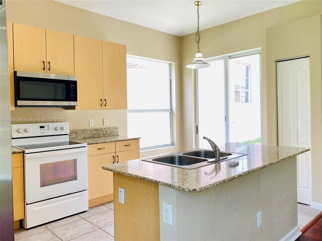 Building Photo - 2247 Portofino Ave